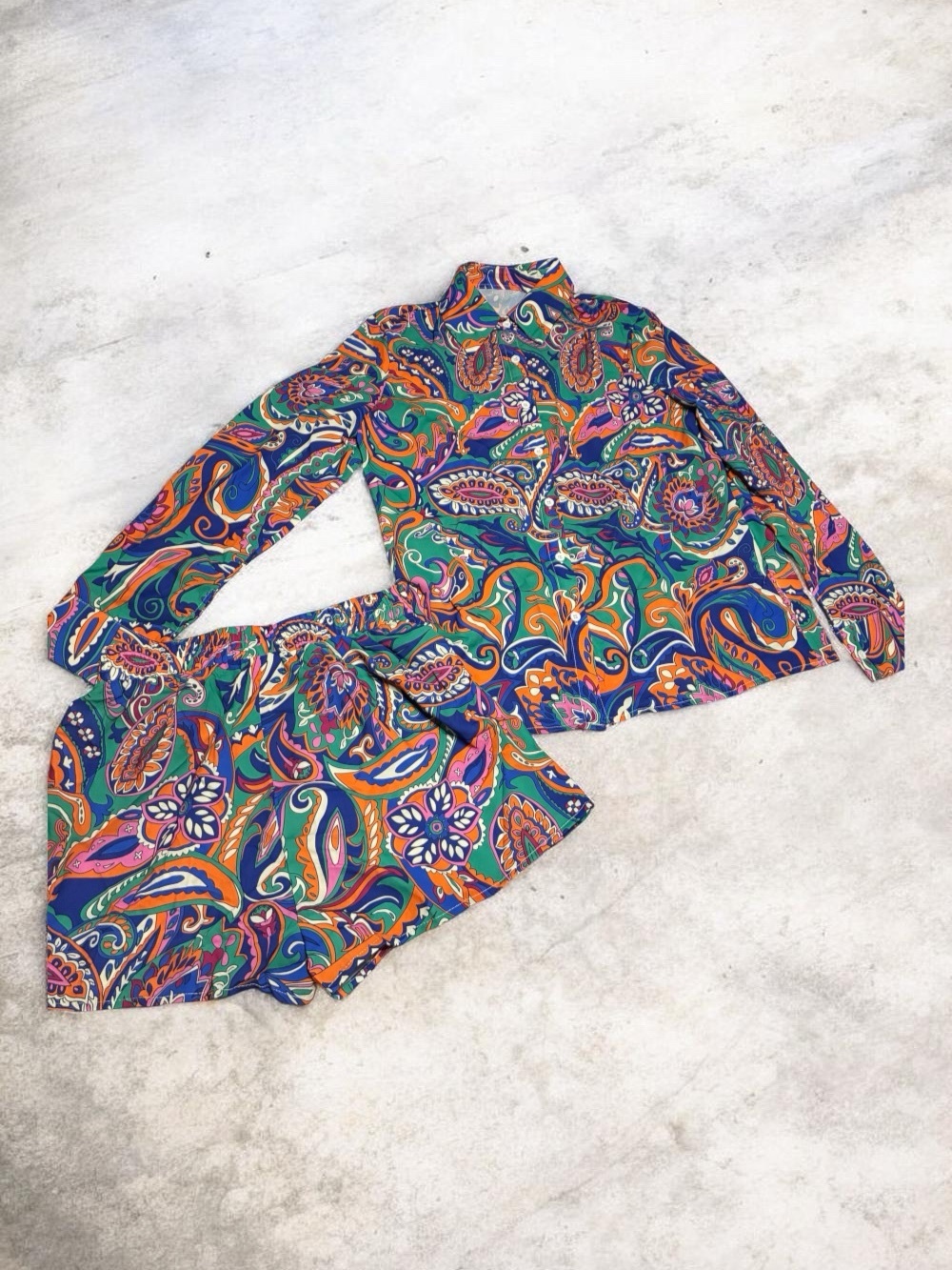 Women’s 2 piece Multicolor Paisley Button-Up Top